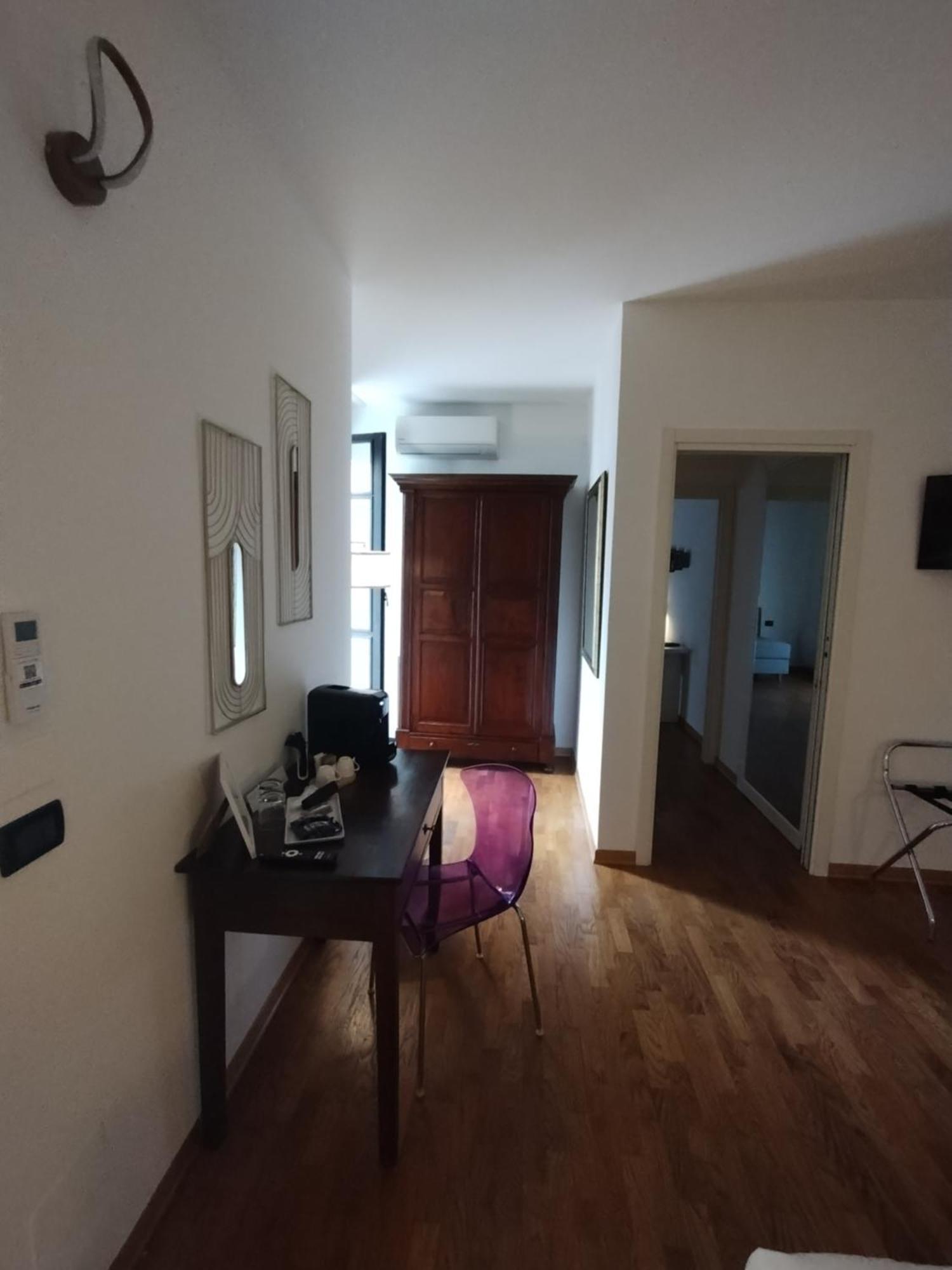 Palazzo Cusani Charming Rooms Vercelli Exterior photo