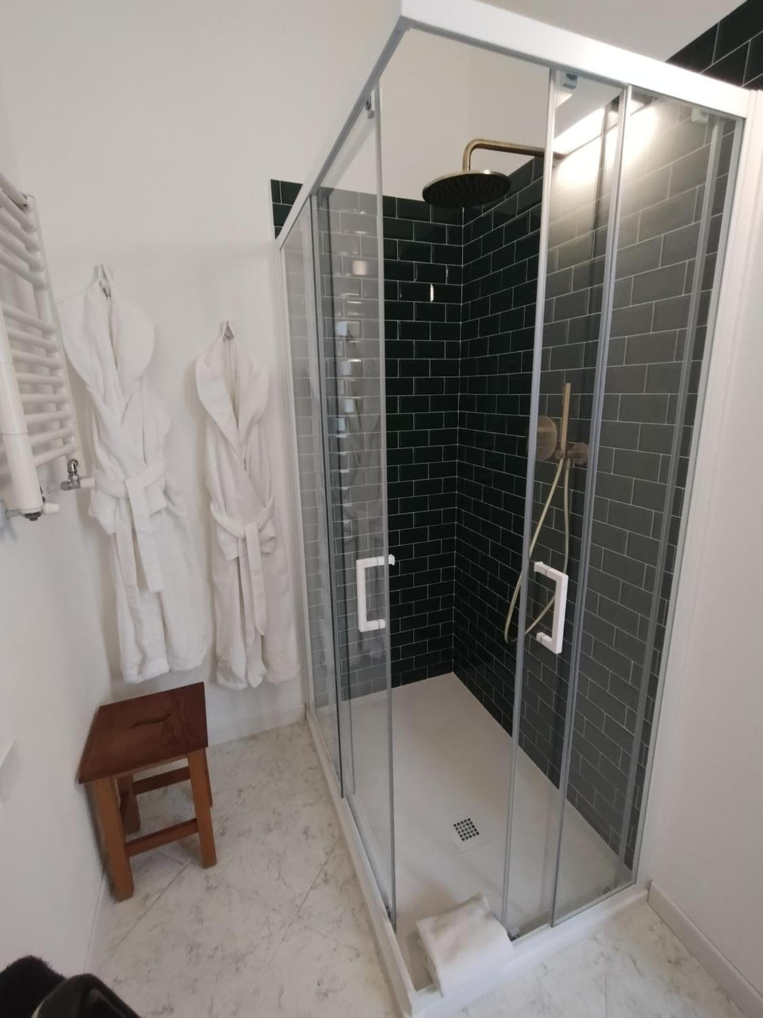 Palazzo Cusani Charming Rooms Vercelli Exterior photo